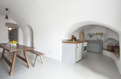 Aroniadika Villa | Luxurious Residence In Village