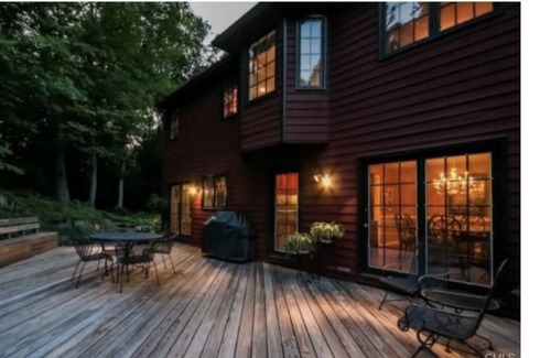 Danbury House | Luxurious Retreat in the Country only 1 hour from NYC