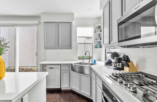 Westpark House | Luxurious Retreat in the Heart of Del Carlo - Experience Ultimate Comfort #41997
