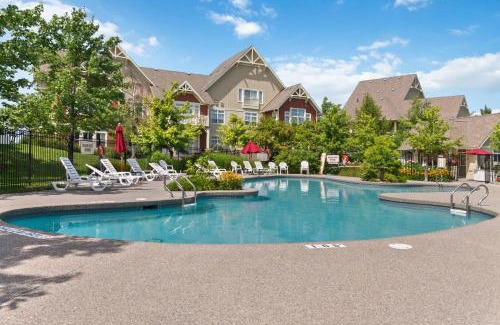 The Blue Mountains House | Luxurious Rivergrass Blue Mountain Retreat