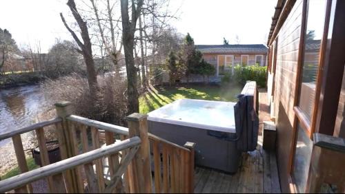 Crieff House | Luxurious Riverside Lodge - 'The Ardle'
