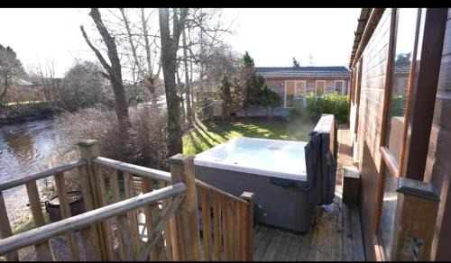 Crieff House | Luxurious Riverside Lodge - 'The Ardle'