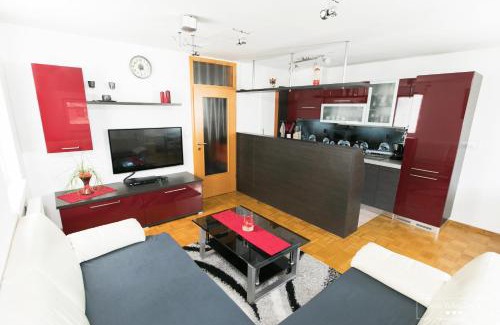 Kobarid Apartment | Luxurious RUBY Apartment with SAUNA