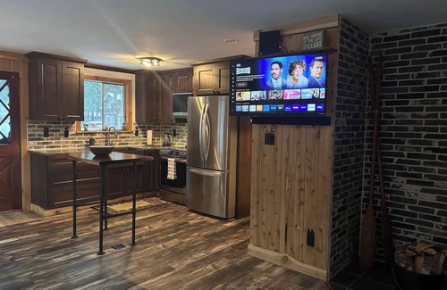 Hoodsport House | Luxurious Rustic cabin close to lakes, sound and Olympic National forest hiking