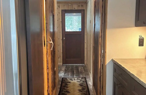 Hoodsport House | Luxurious Rustic cabin close to lakes, sound and Olympic National forest hiking