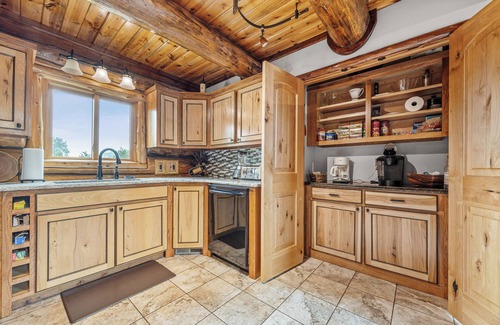 Vergas Cabin | Luxurious Rustic Cabin Getaway on Loon Lake.