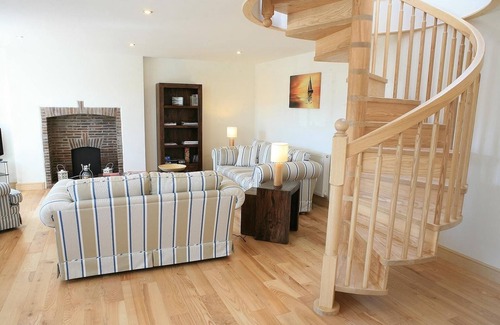 Amlwch Cottage | Luxurious Seafront Cottage