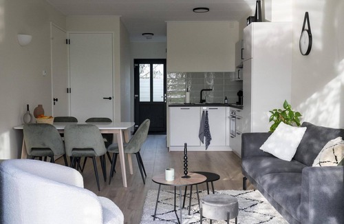 Municipality of Kaag en Braassem House | Luxurious semi-detached 5-person holiday home by the water.