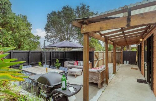 Matarangi House | Luxurious Simplicity - Matarangi Holiday Home