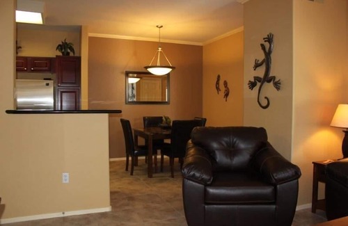 Paradise Valley Village Condo | Luxurious Southwestern 1 Bedroom Ground Floor Unit