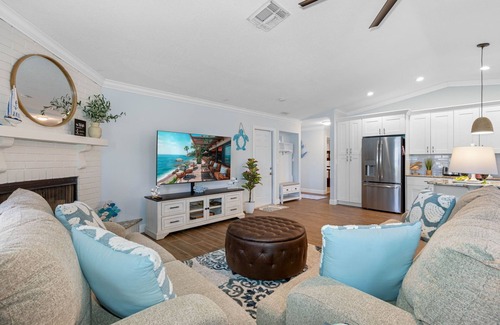 Palm Harbor House | Luxurious Spa Retreat with Stunning Pool in Palm Harbor