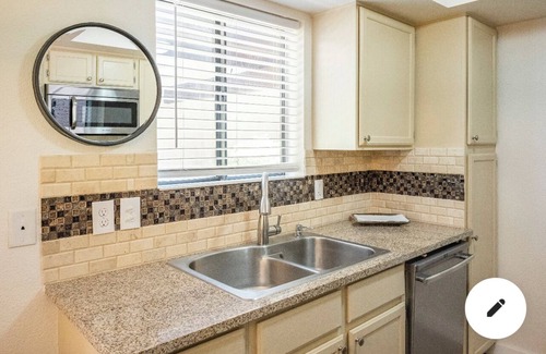Oak Creek Condo | Luxurious space for two, can walk toTesla chargers, restaurants, shops, trails.