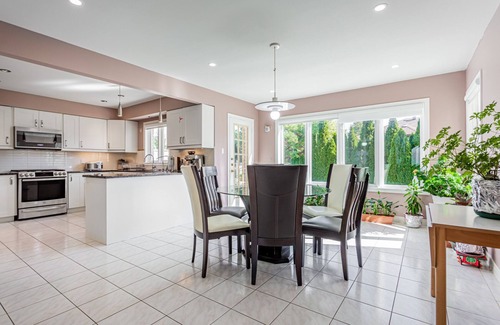 Richmond Hill House | Luxurious Spacious Art Gallery