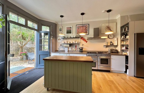 Ramsgate House | Luxurious & spacious family seaside escape. Perfect for relaxation and fun.