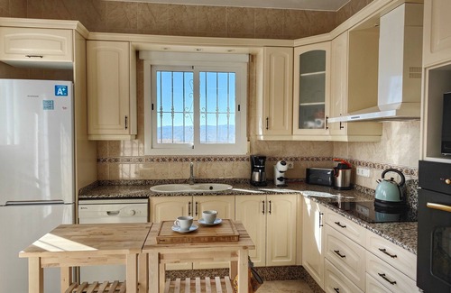 Locaiba Villa | Luxurious, spacious villa with very large garden and swimming pool.