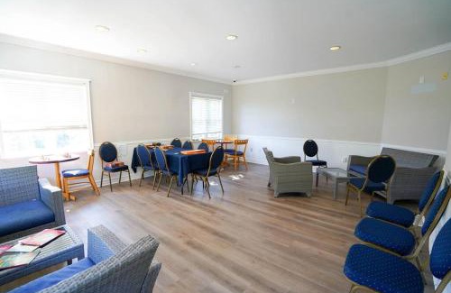 Oro-Medonte Apartment | Luxurious Studio with King Bed with Pullout