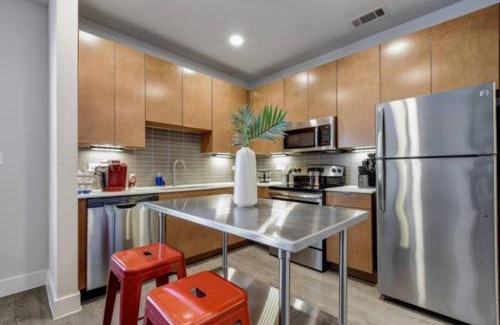 King William Apartment | Luxurious Studio, Work from Home, Wifi, Riverwalk