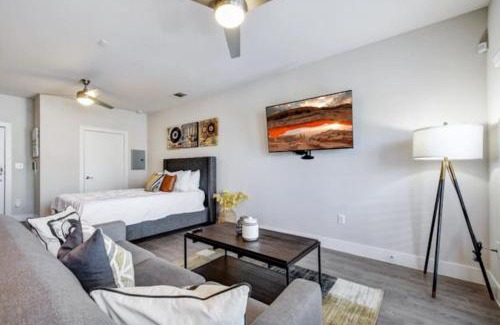 King William Apartment | Luxurious Studio, Work from Home, Wifi, Riverwalk