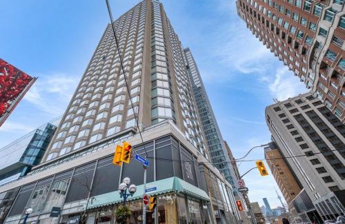 Bloor-Yorkville Apartment | Luxurious Suite in Yorkville