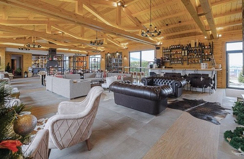 Old Town Bed & Breakfast | Luxurious Suite With Wellness And Mountain Views