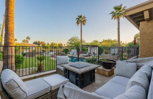 Cactus Acres House | Luxurious Summer Home