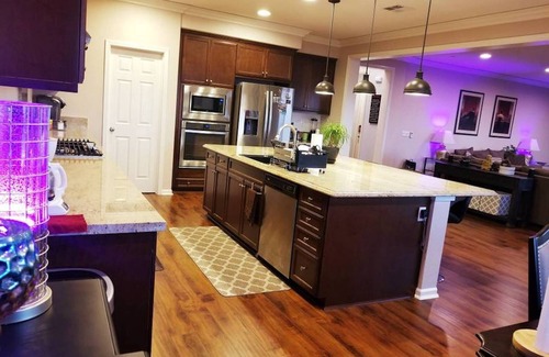 Pittsburg House | Luxurious Sunny 1BedBath,Beautiful hill view from room & bay view from backyard