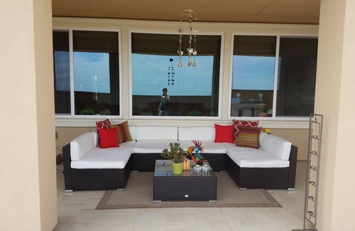 Pittsburg House | Luxurious Sunny 1BedBath,Beautiful hill view from room & bay view from backyard