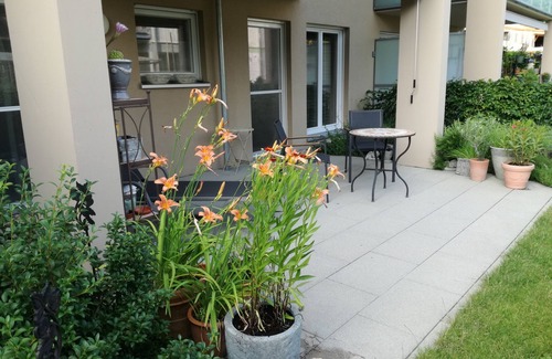 Buggingen Apartment | Luxurious vacation apartment (2 rooms; 70 sqm) with terrace and garden