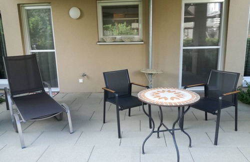 Buggingen Apartment | Luxurious vacation apartment (2 rooms; 70 sqm) with terrace and garden