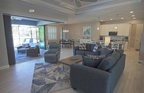 White Marsh House | Luxurious Vacation Home on Long Marsh Golf Course 11th Green in Rotonda West