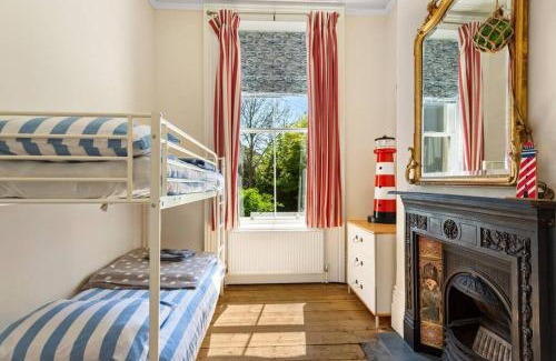 St Leonards-On-Sea Apartment | Luxurious Victorian, a few minutes from the beach - sleeps 2 adults and up to 3 children