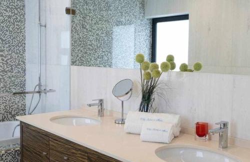 Almancil Villa | Luxurious VILLA 6 BD W/heated pool , GOLF, Beach