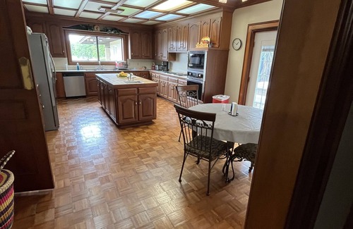 Harlingen Villa | Luxurious villa near South Padre Island and Mexico. Sleeps 12+ w/pool & hot tub!
