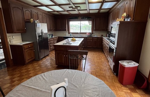 Harlingen Villa | Luxurious villa near South Padre Island and Mexico. Sleeps 12+ w/pool & hot tub!
