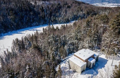 La Conception Ski Chalet | Luxurious Villa Tremblant 4 Bdrs W Hot Tub B85