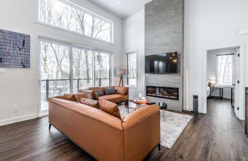 Mont-Tremblant Village Ski Chalet | Luxurious Villa Tremblant 4 Bdrs W Hot Tub B5