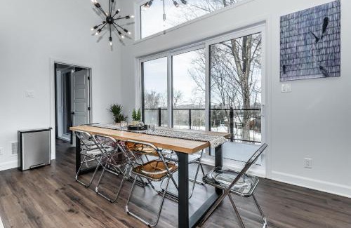 Mont-Tremblant Village Ski Chalet | Luxurious Villa Tremblant 4 Bdrs W Hot Tub B5