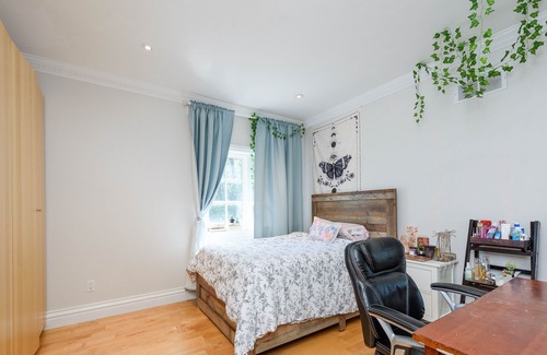 Clarkson-Lorne Park Villa | Luxurious Villa w/hot tub, fire pit, sauna and more!