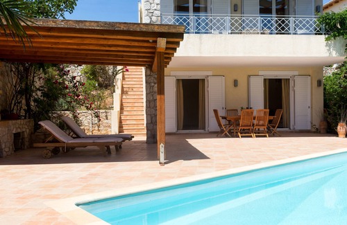Kosta Villa | Luxurious villa with pool in Porto Heli
