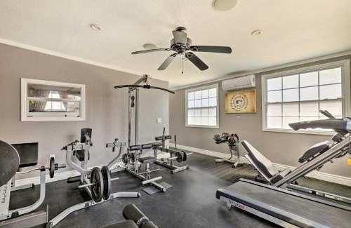 Lake Magdalene Villa | Luxurious Villa with Heated Pool, Theatre, Gym !