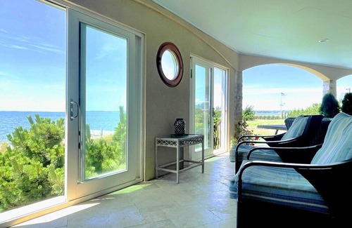 Remsenburg Condo | Luxurious Waterfront Retreat: Unwind in Hamptons Paradise