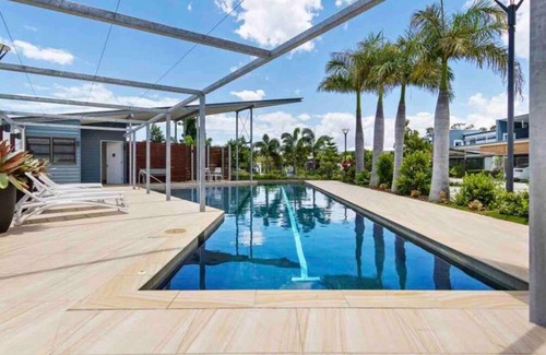 Parrearra Apartment | Luxurious Waterfront Apartment