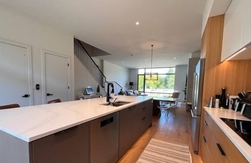 Okanagan-Similkameen House | Luxurious Waterfront Naramata 3 Bedroom Townhome