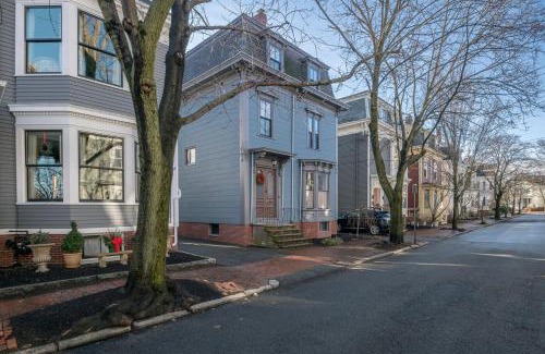 West End House | Luxurious West End Historic Townhome - The Cushman