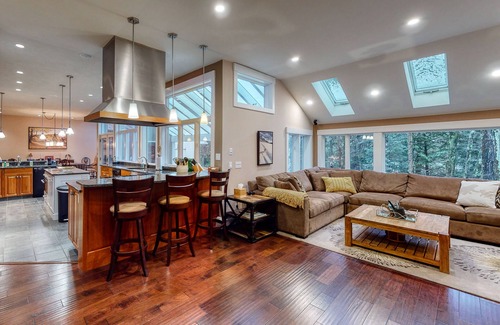 Warren House | Luxurious winter chalet by Sugarbush Resort with private sauna