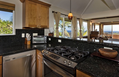 Kaimu House | Luxuriously Appointed Bali Temple Has 160 Degree Ocean Views!