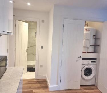 Gravesend Apartment | Luxuriously Cosy 1 Bed Flat at Trinity Point Gravesend
