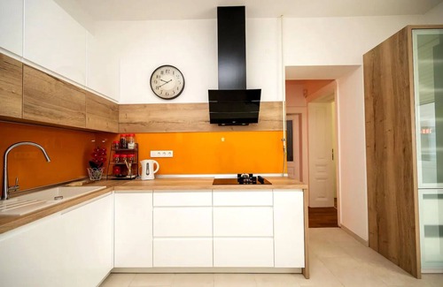 Belso-Ferencvaros Apartment | Luxury 02 Bedroom Apartment in Budapest