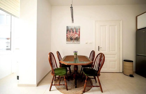 Belso-Ferencvaros Apartment | Luxury 02 Bedroom Apartment in Budapest