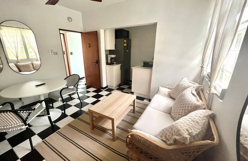 Ocean Park Apartment | Luxury 1 bed Apartment 3. Steps from the beach!